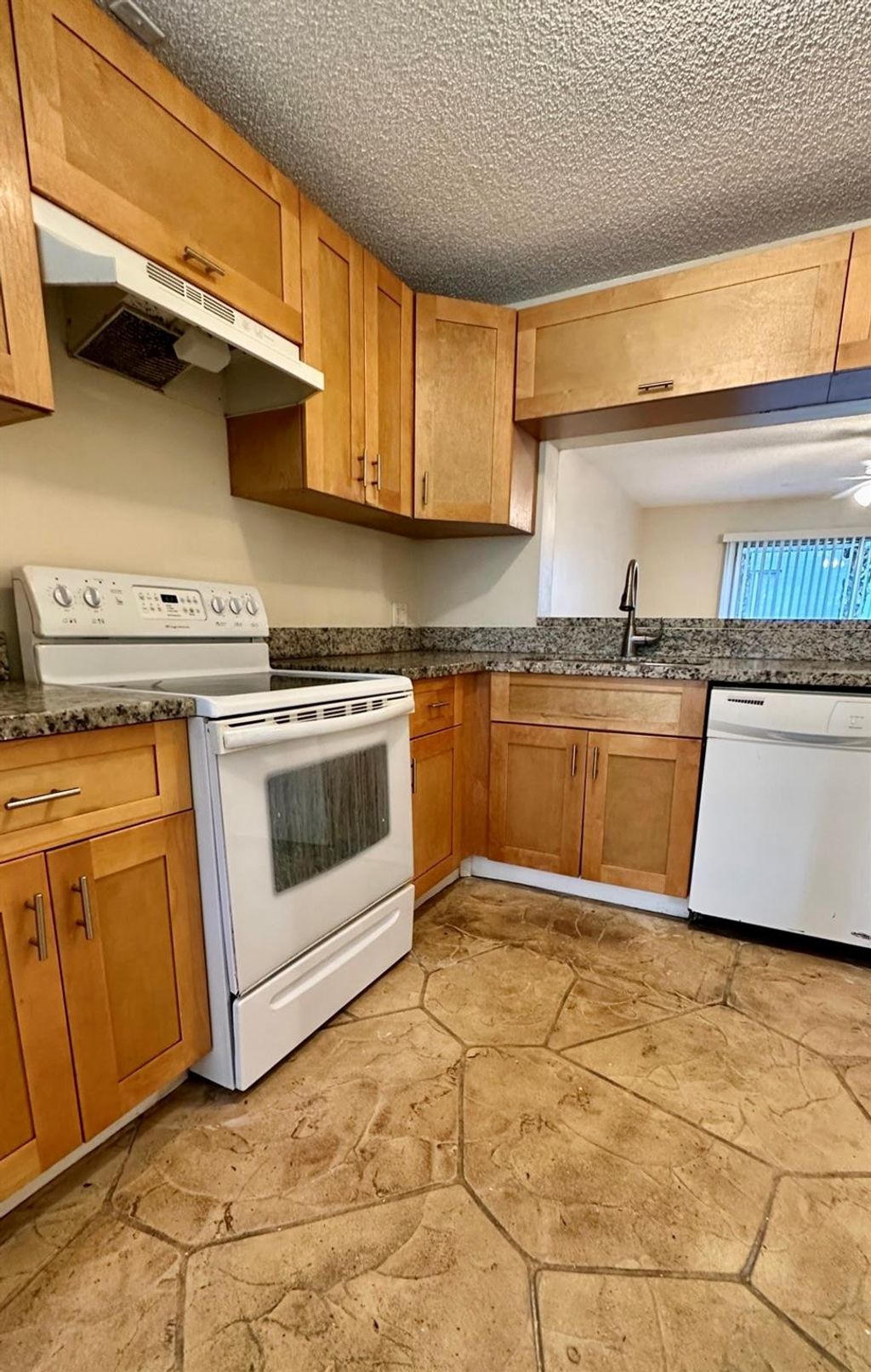 Photo of 1441 NW 94th Way, Coral Springs, FL 33071 (MLS # B26014299)