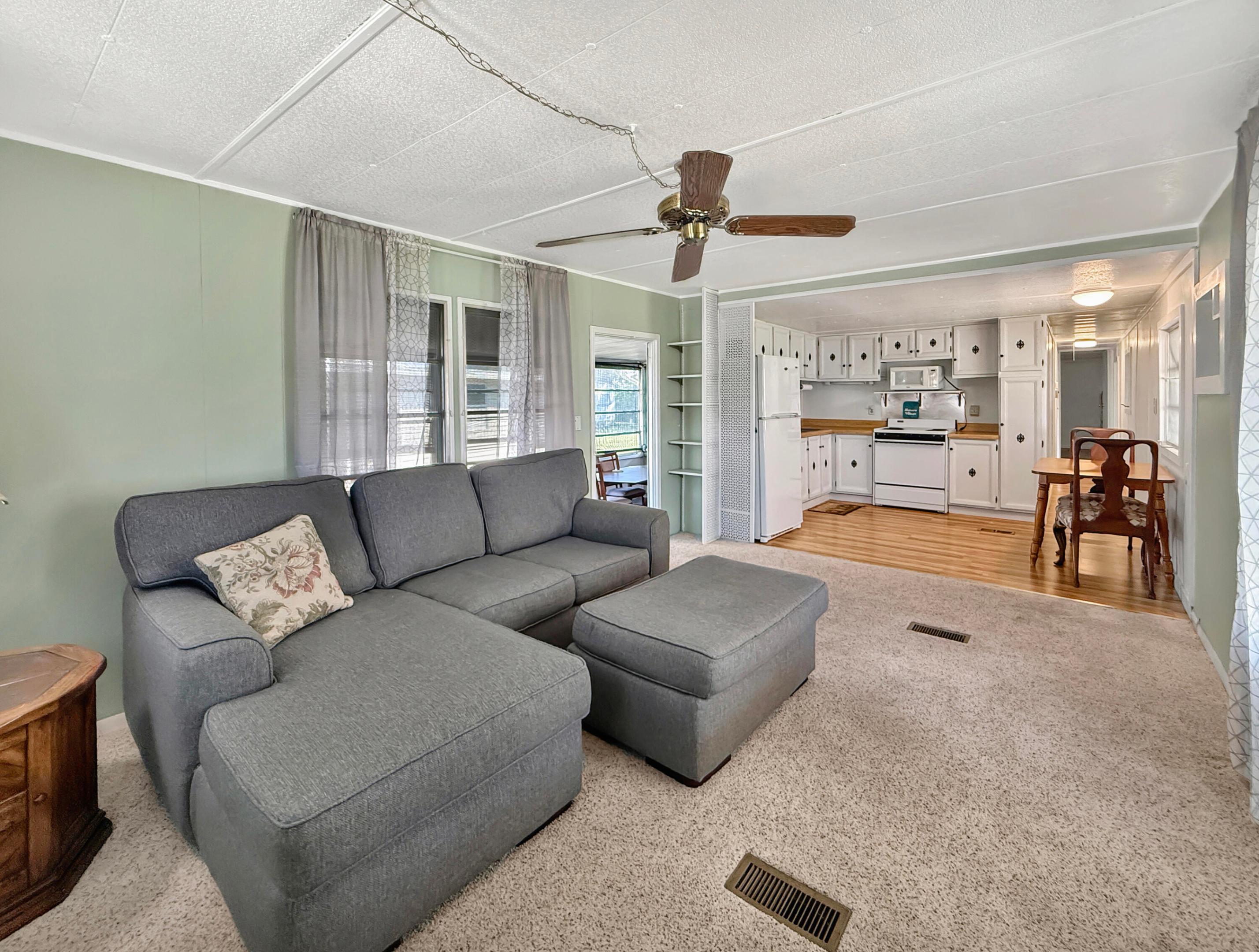 LEISURE VILLAGE MOBILE HM PK UNREC CO-OP - Residential