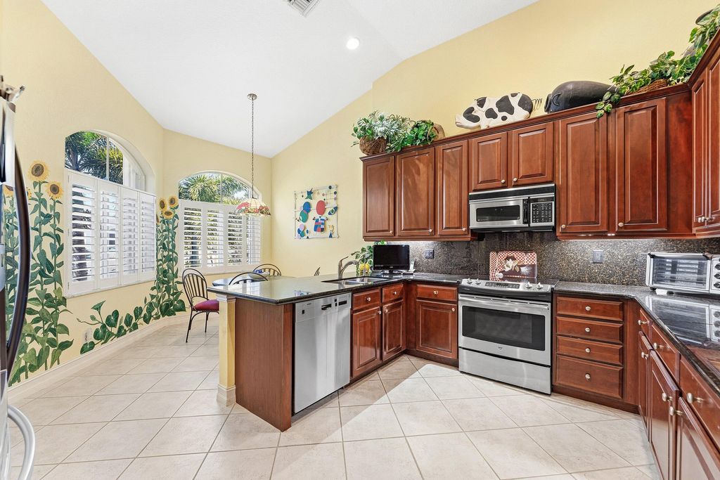 Photo of 112 Palm Point Circle #D, Palm Beach Gardens, FL 33418 (MLS # R11167508)