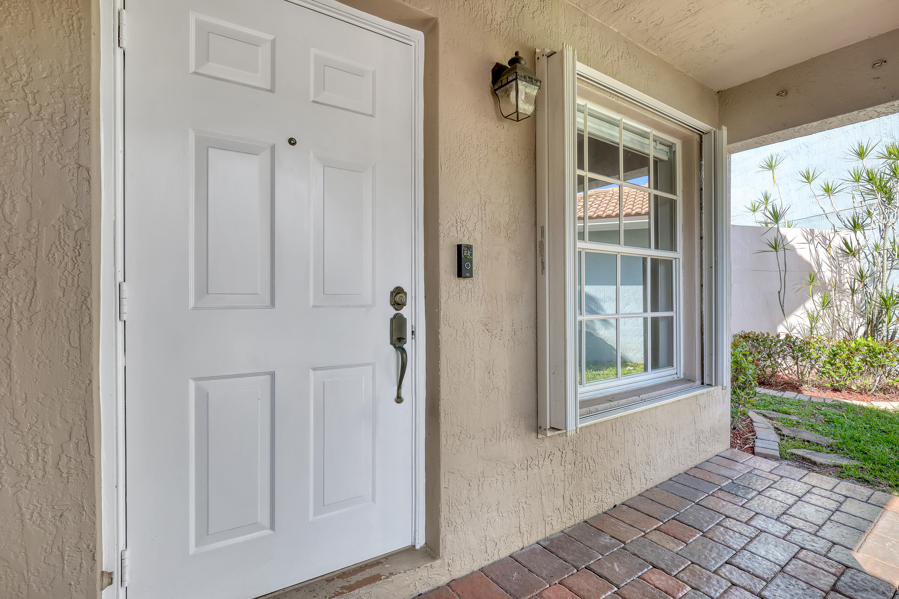Properties 3464 Commodore Court