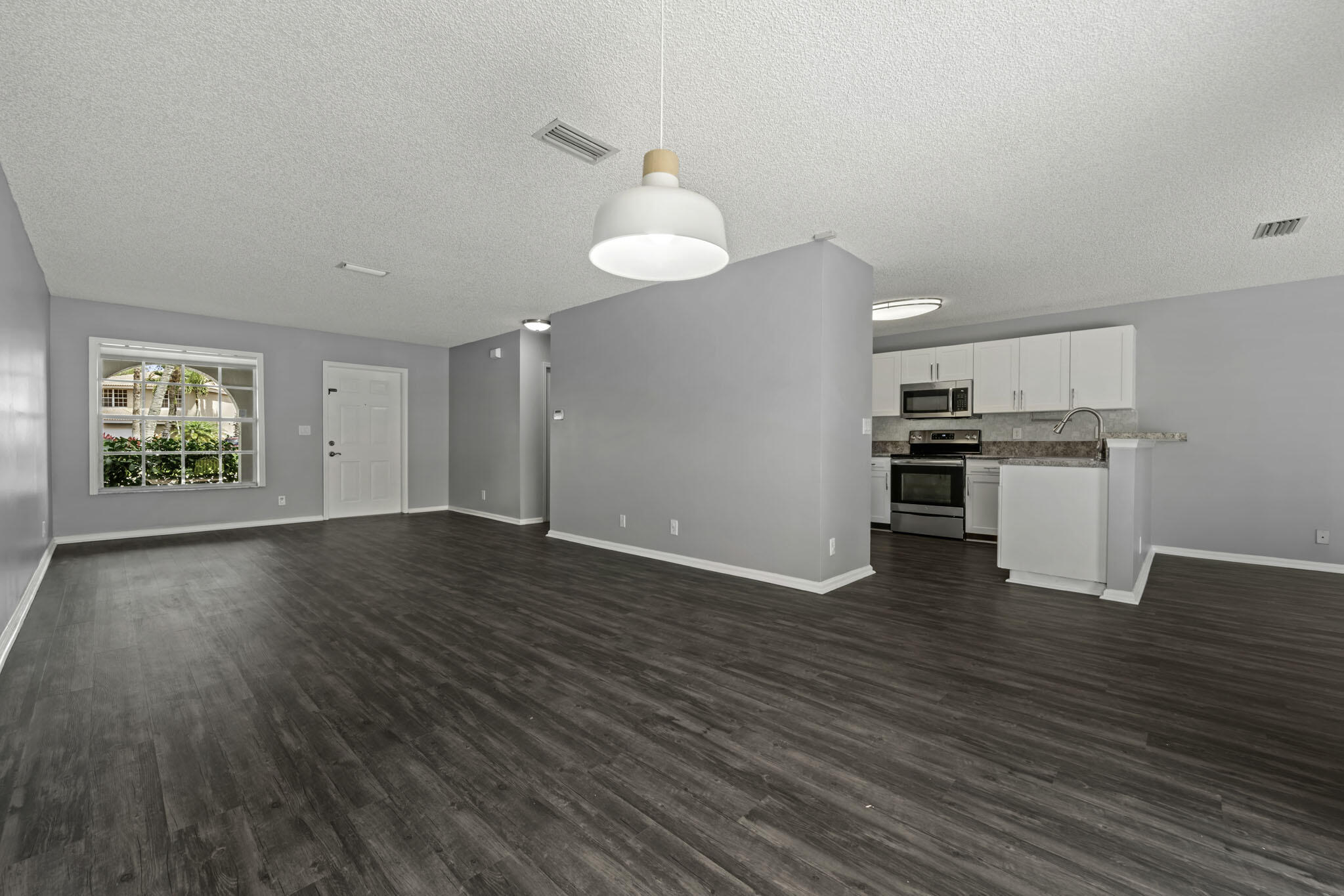 3464 Commodore Court