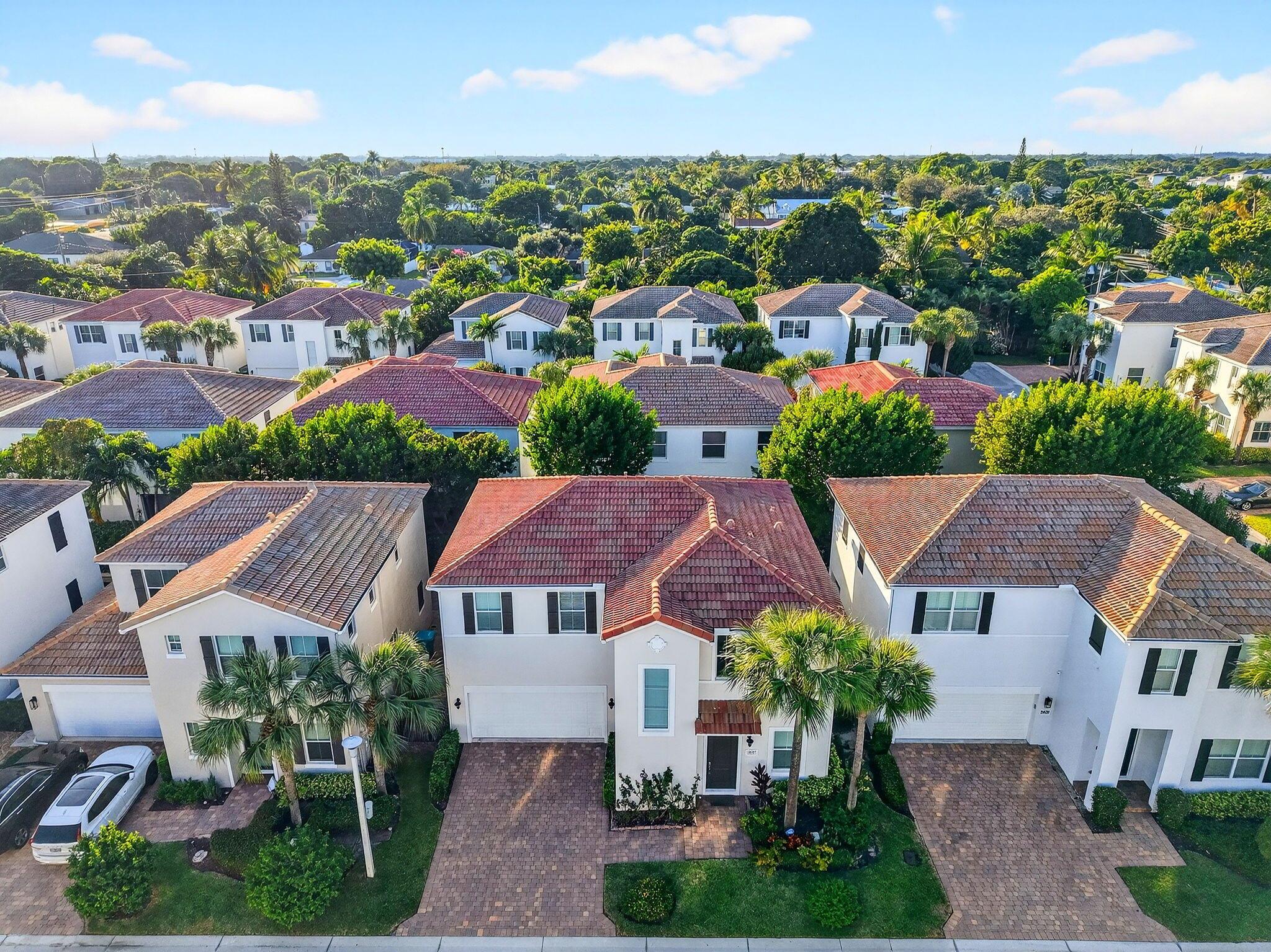 ESTATES AT HERITAGE CLUB - Residential