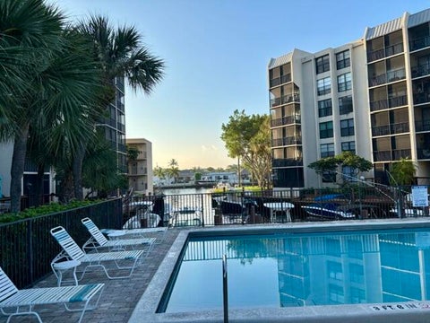 Tiny photo for 21 Royal Palm Way #2020, Boca Raton, FL 33432 (MLS # B26031419)