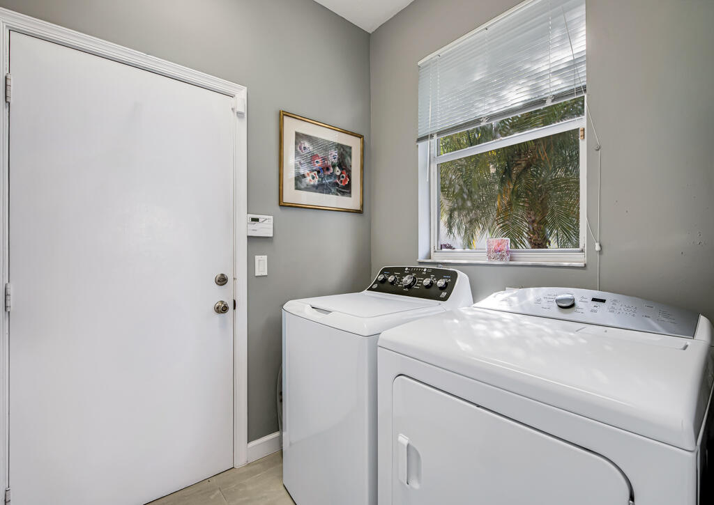 EAGLES LANDING - Residential