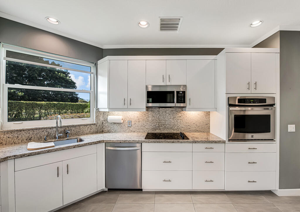 EAGLES LANDING - Residential