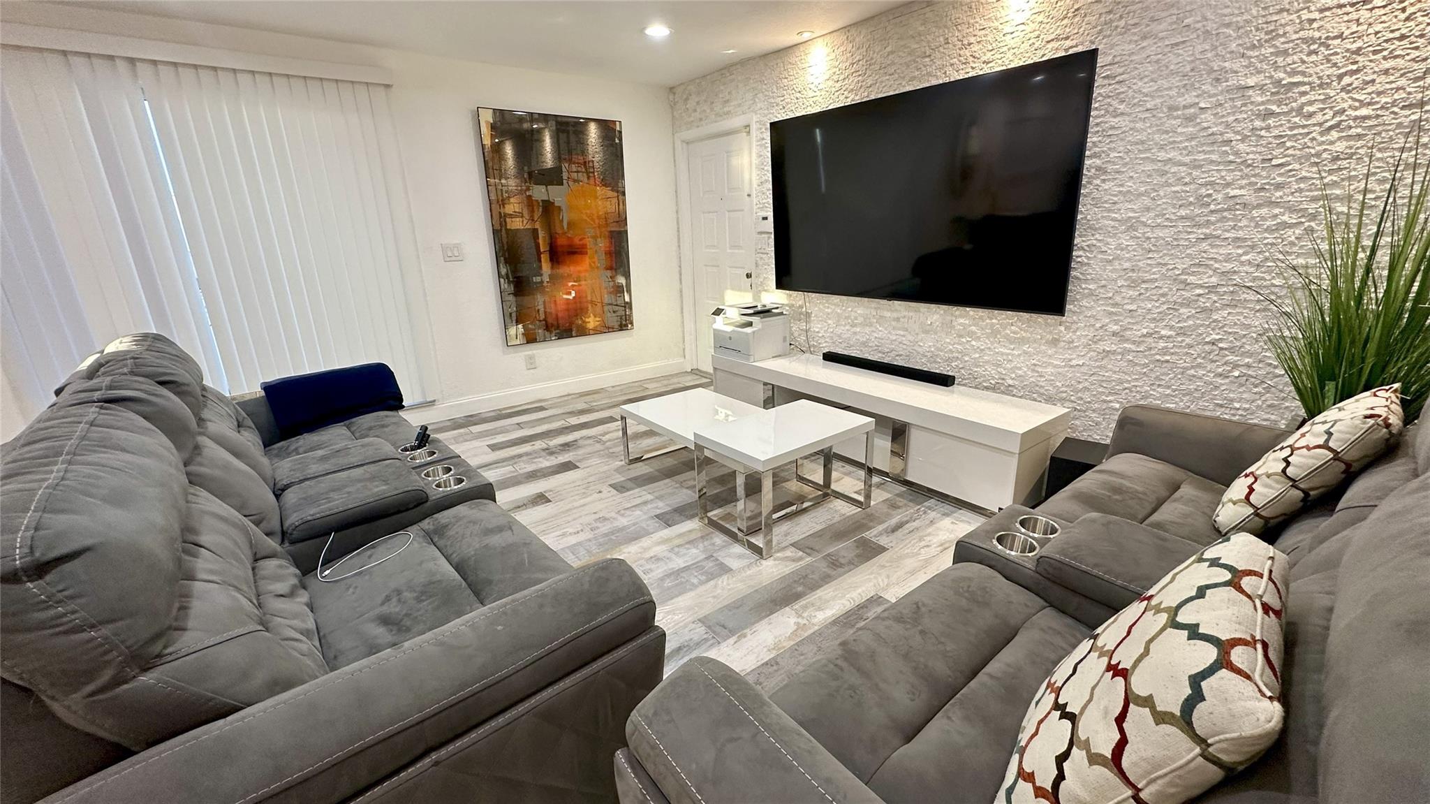 Oakland Park - Residential Lease
