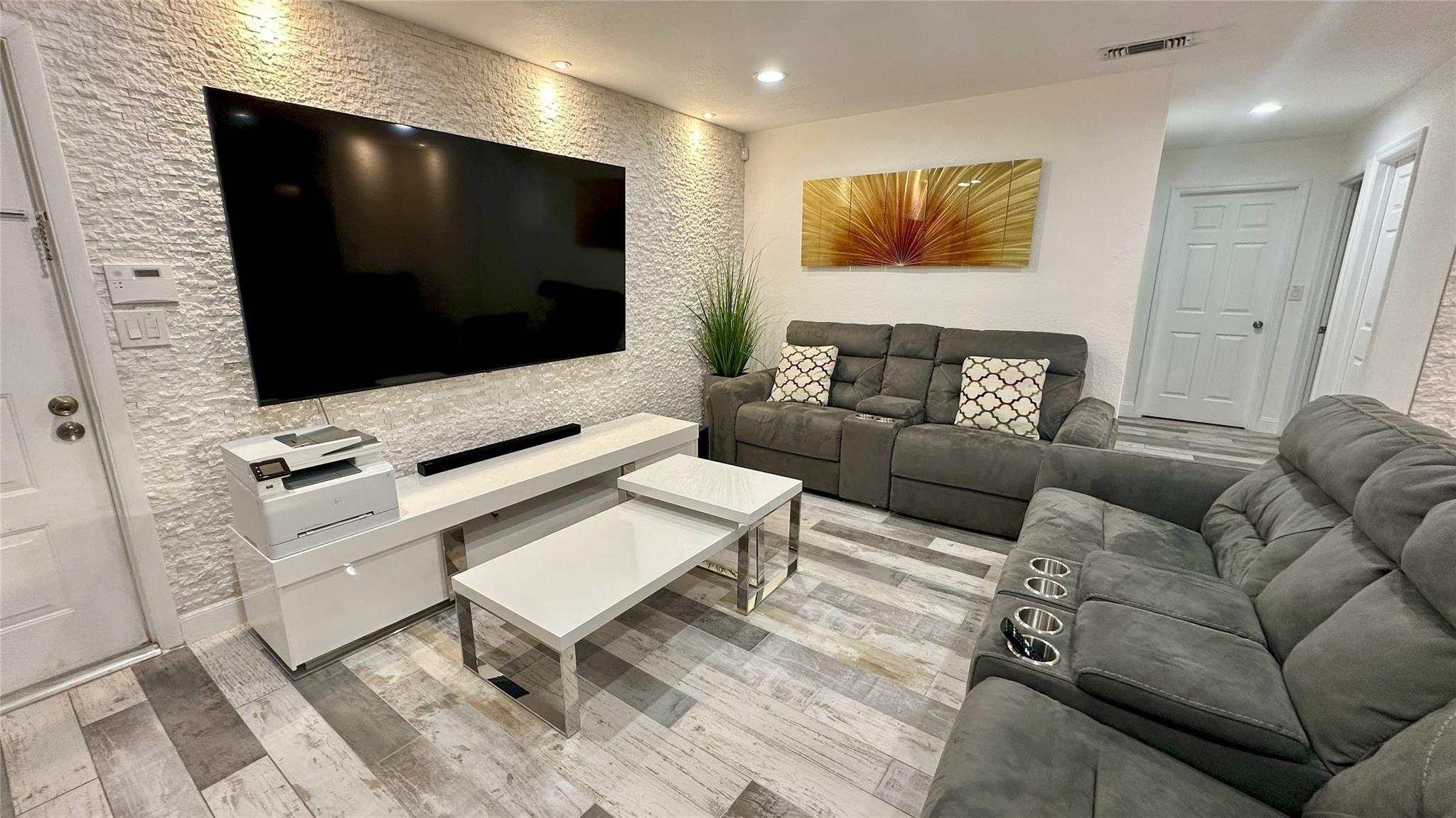 Oakland Park - Residential Lease