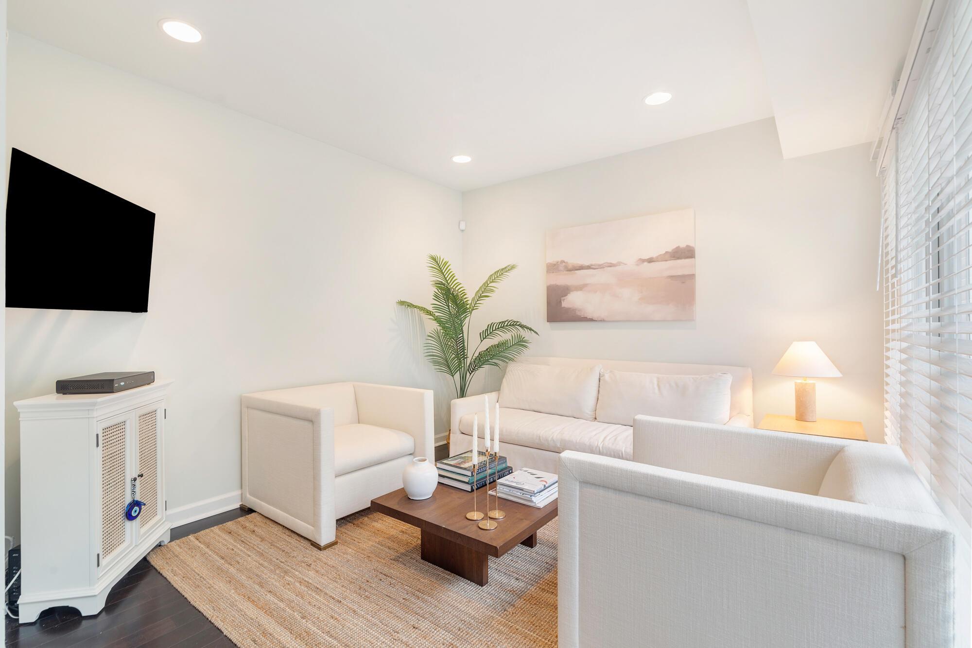 173 Peruvian Avenue 2