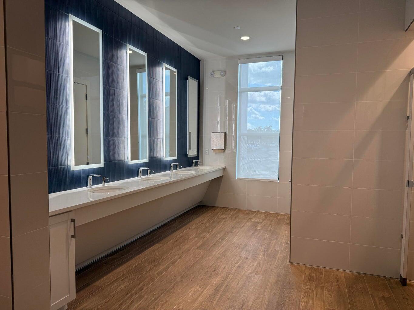 PALM GREENS AT VILLA DEL RAY CONDO II - Residential