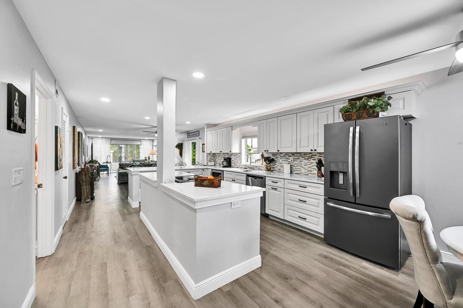 PALM GREENS AT VILLA DEL RAY CONDO II - Residential