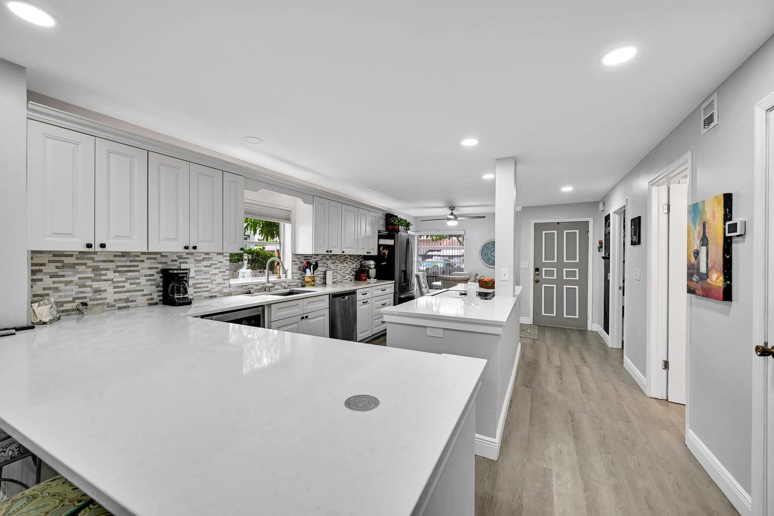 PALM GREENS AT VILLA DEL RAY CONDO II - Residential