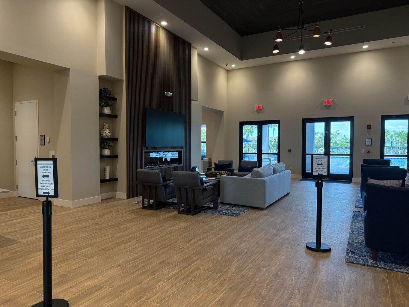 PALM GREENS AT VILLA DEL RAY CONDO II - Residential