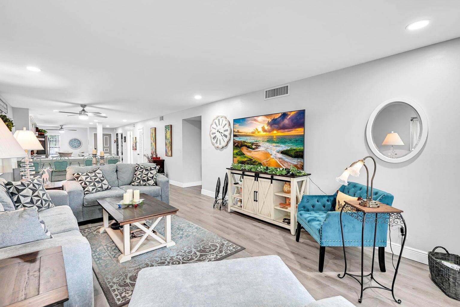 PALM GREENS AT VILLA DEL RAY CONDO II - Residential