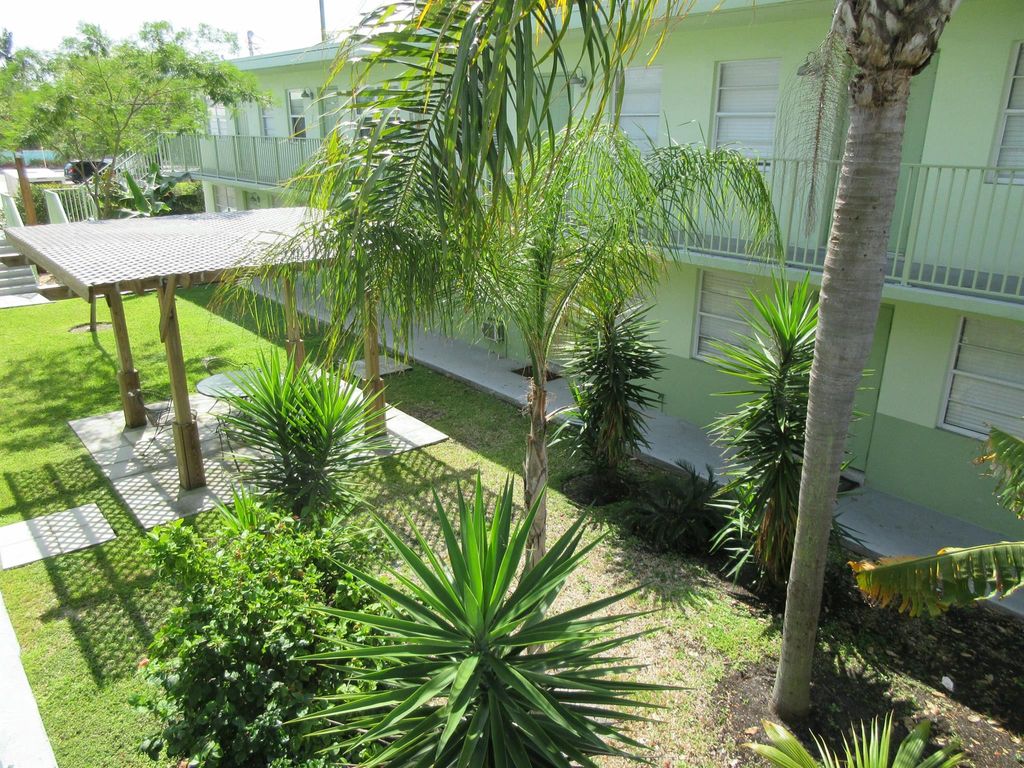 Photo of 1122 N H Street #12, Lake Worth Beach, FL 33460 (MLS # R11044411)