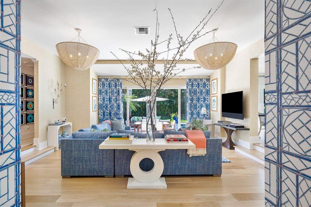 EL ENCANTO - Residential