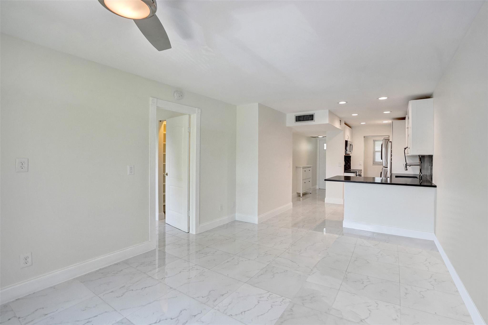 2920 NE 8th Ter 202