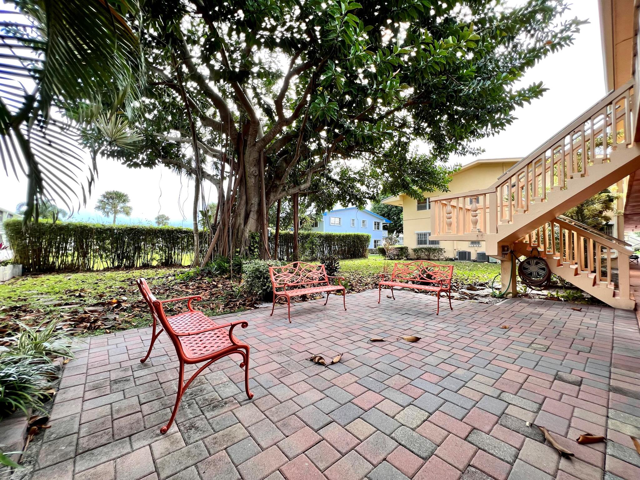 FANTASTIC LOCATION & AMAZING PRICE! 1/1.5 CORNER in 55+ Century Village! Pet Friendly Association Allows Cats (max 2), Birds, and Aquarium Fish. Nicely Maintained With Newer Central AC (2019) and Water Heater New 2023. Spacious Living Area. Bedroom Suite With Access to the Lanai, Full Ensuite Bath, and Two Walk-in Closets! Lovely Building With Two Resident Patios, Lush Tropical Landscaping, NEW ROOF (2022), and an Amazing Location Close to the Haverhill Gate AND Main Clubhouse! Century Village is a Vibrant 55+ Community Centrally Located in Highly Desirable Palm Beach County! Enjoy an Active Lifestyle With Resort Style Amenities...