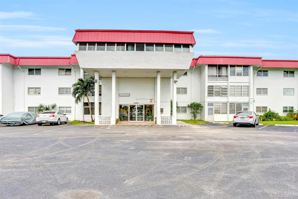 Beautiful updated, Large 1 bedroom, 1 bathroom in Castle Gardens. Lowest Priced unit in the area. Centrally located close to airport, Sawgrass Mall, restaurants, hospital and just a few miles to the beach. Great location in between Fort Lauderdale and Miami with Low HOA fees! Association says: No Minimum Down! Leasing OK after first year owned. Schedule your appointment today, this deal wont last!! Vacant and Easy to Show!!!