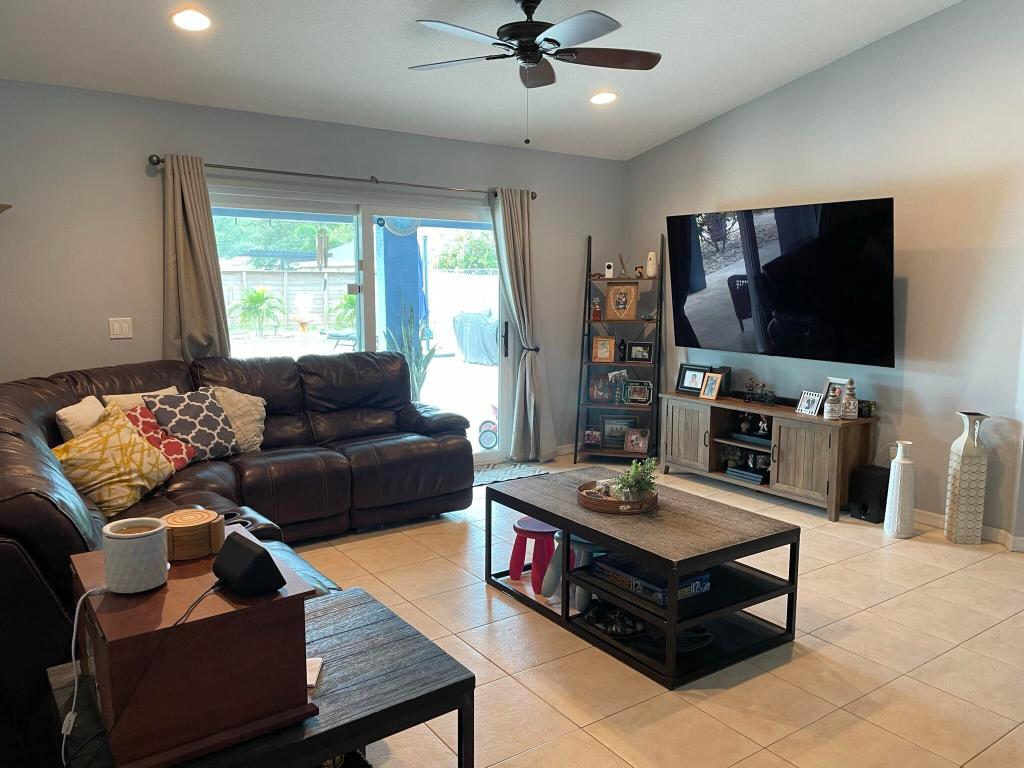 PORT ST LUCIE SEC16 - Residential Lease