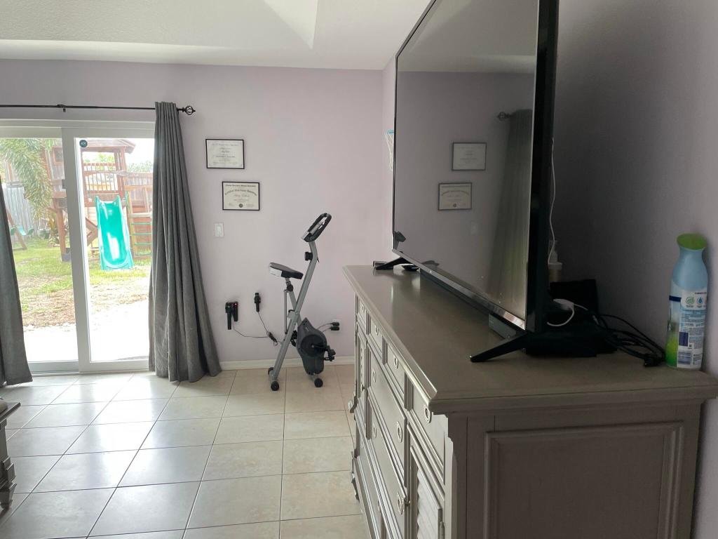 PORT ST LUCIE SEC16 - Residential Lease