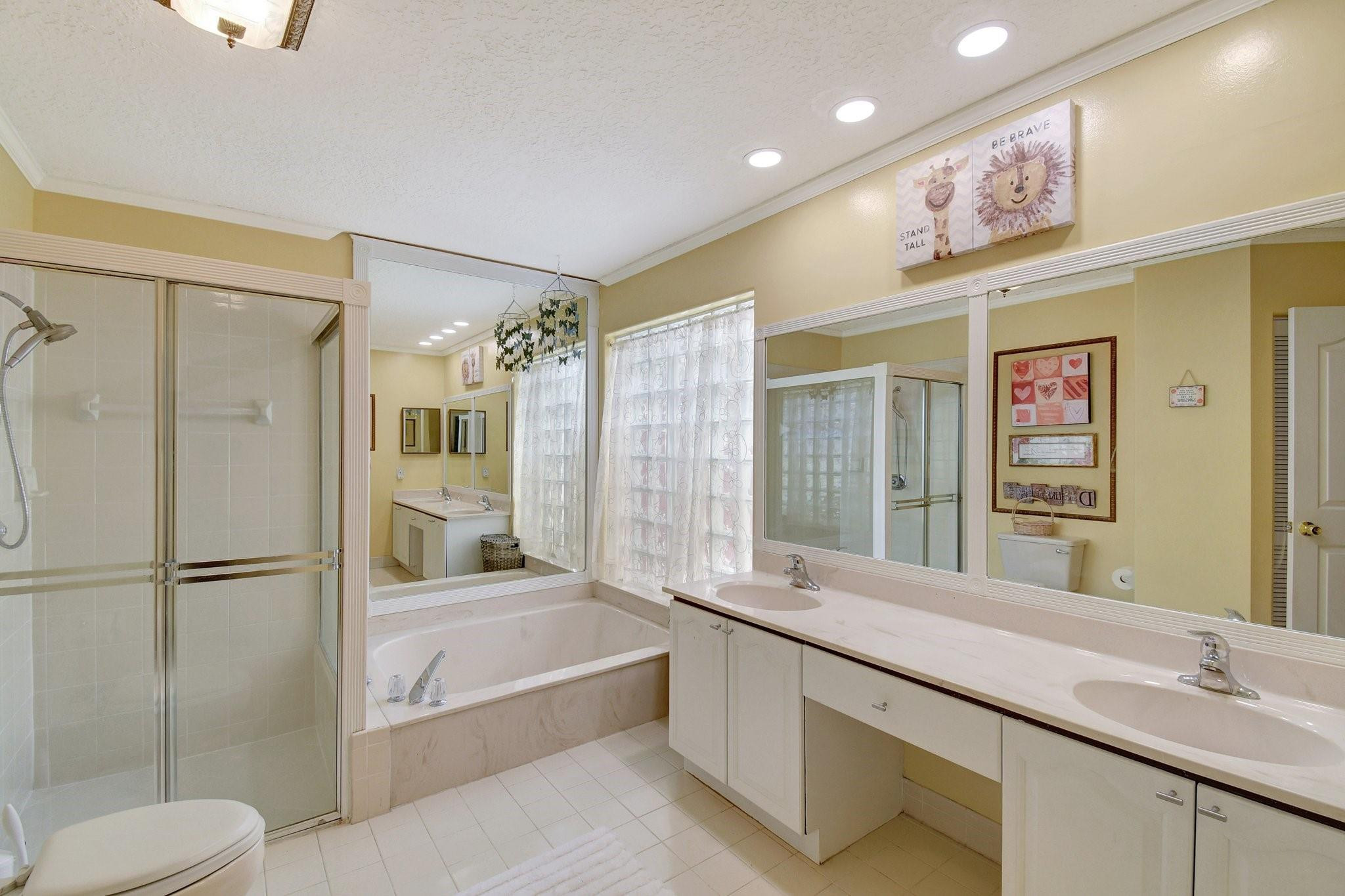 Embassy Lakes - Residential