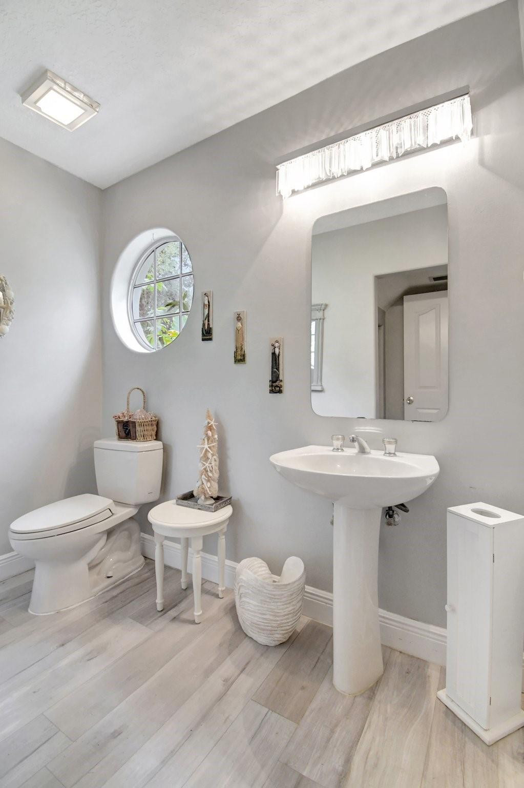 Embassy Lakes - Residential