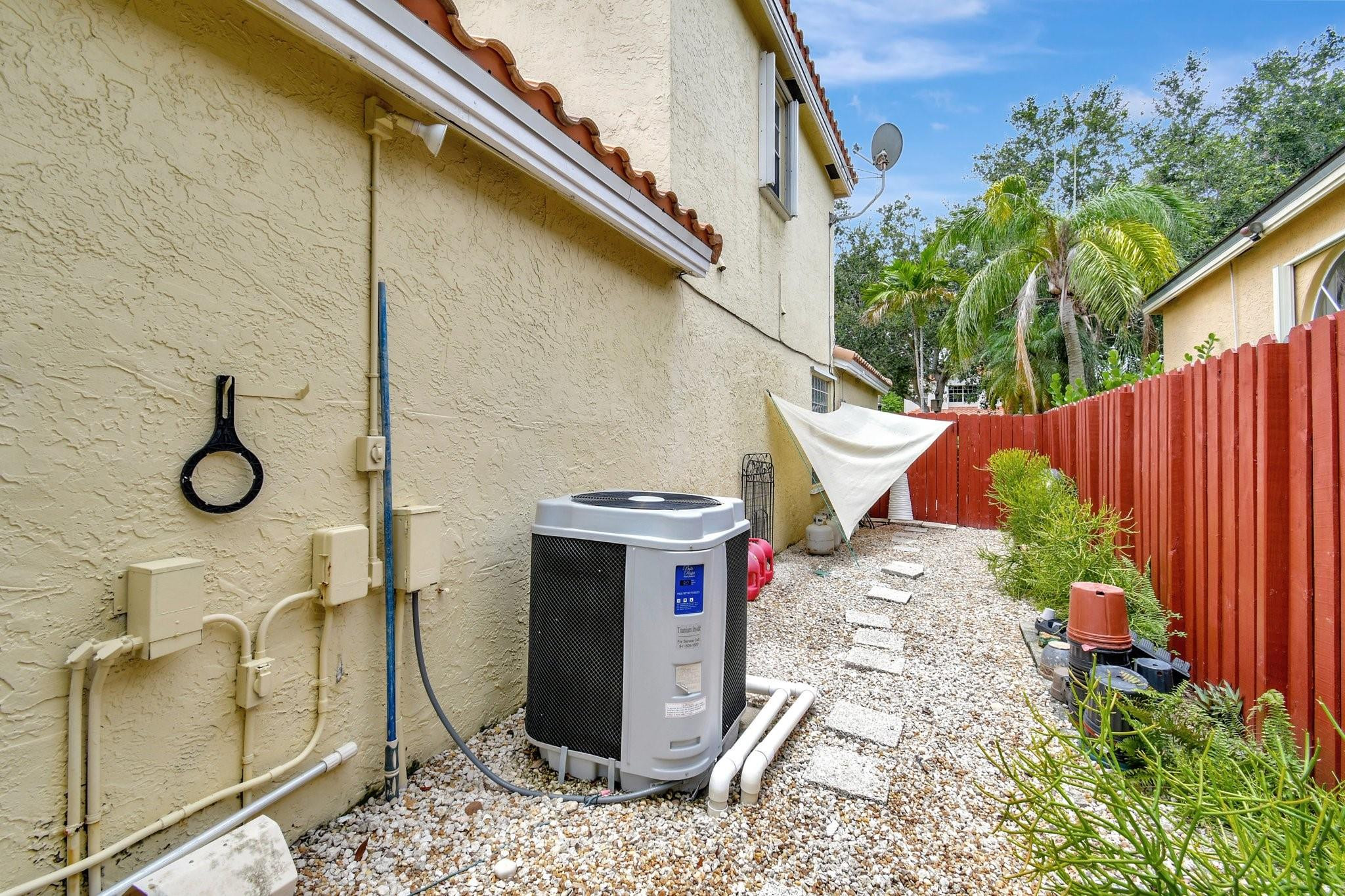 Embassy Lakes - Residential