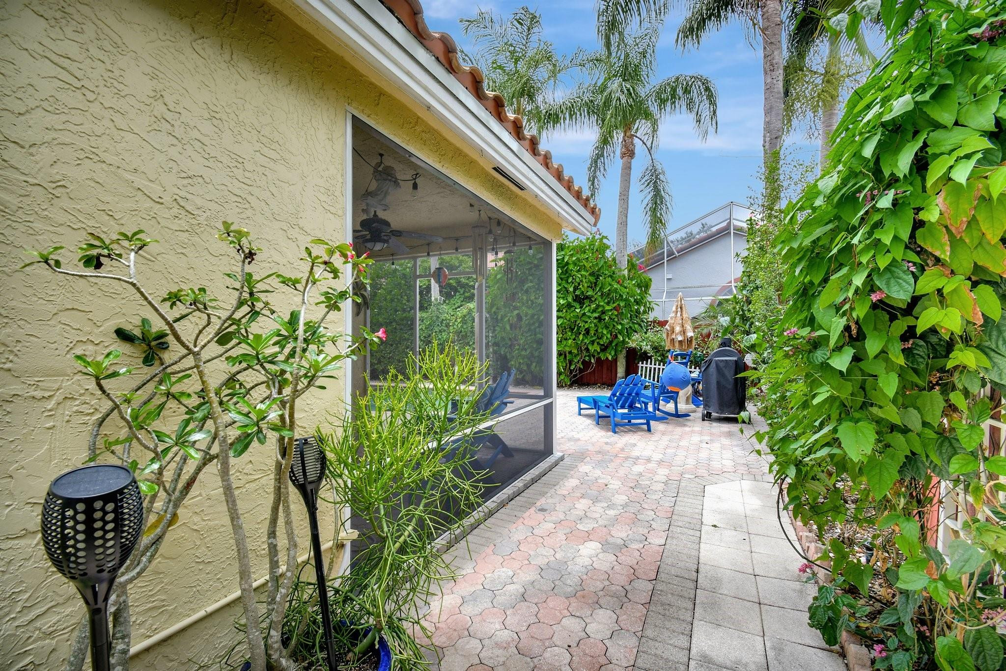 Embassy Lakes - Residential