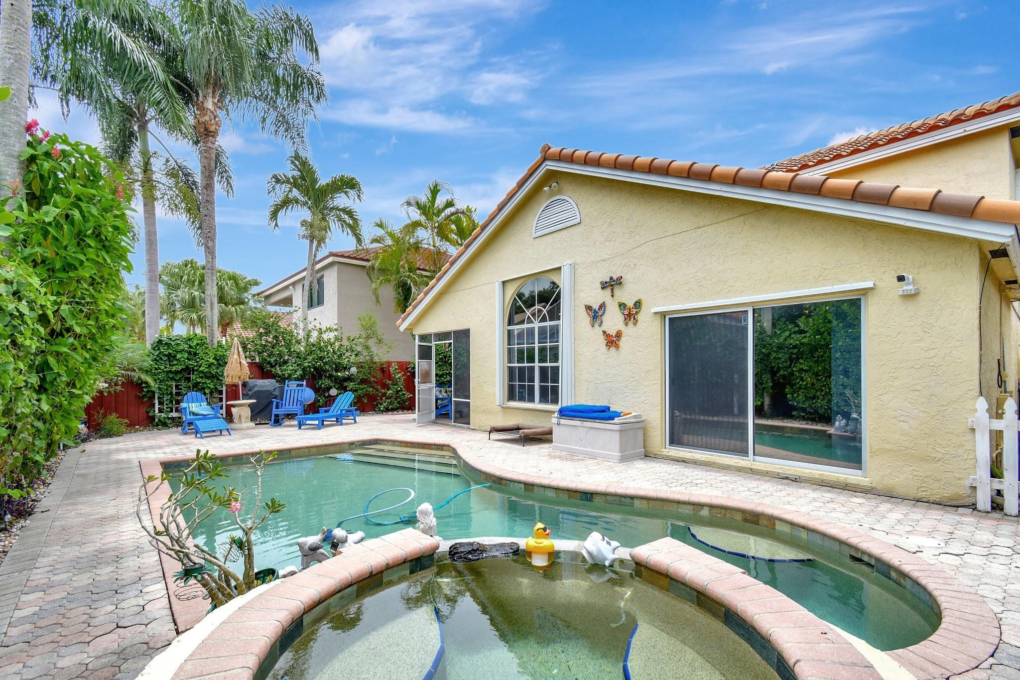 Embassy Lakes - Residential