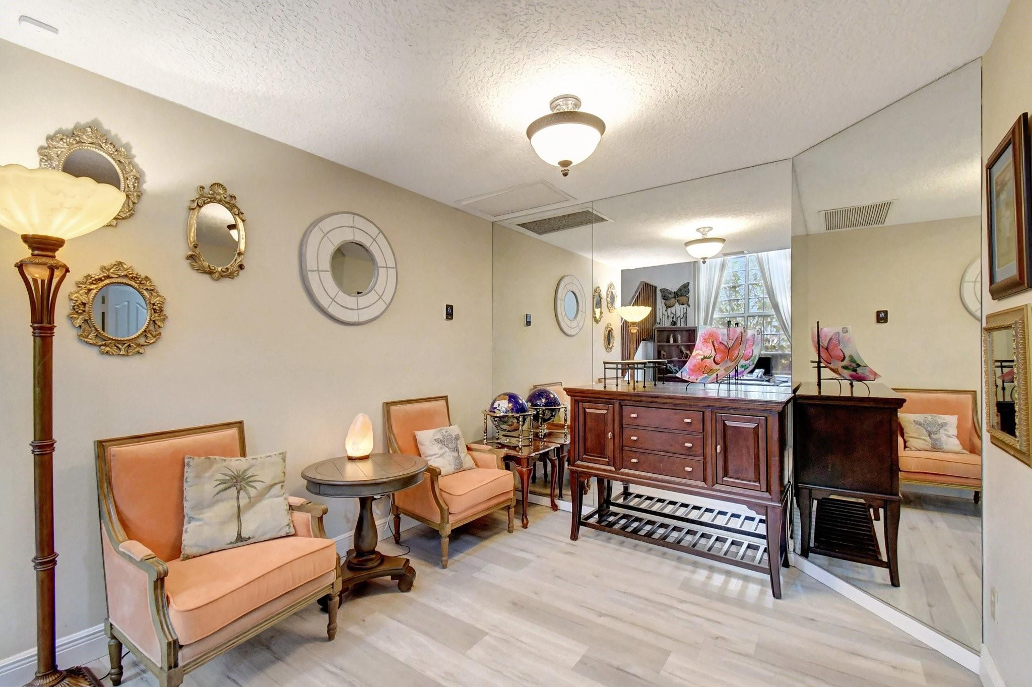 Embassy Lakes - Residential