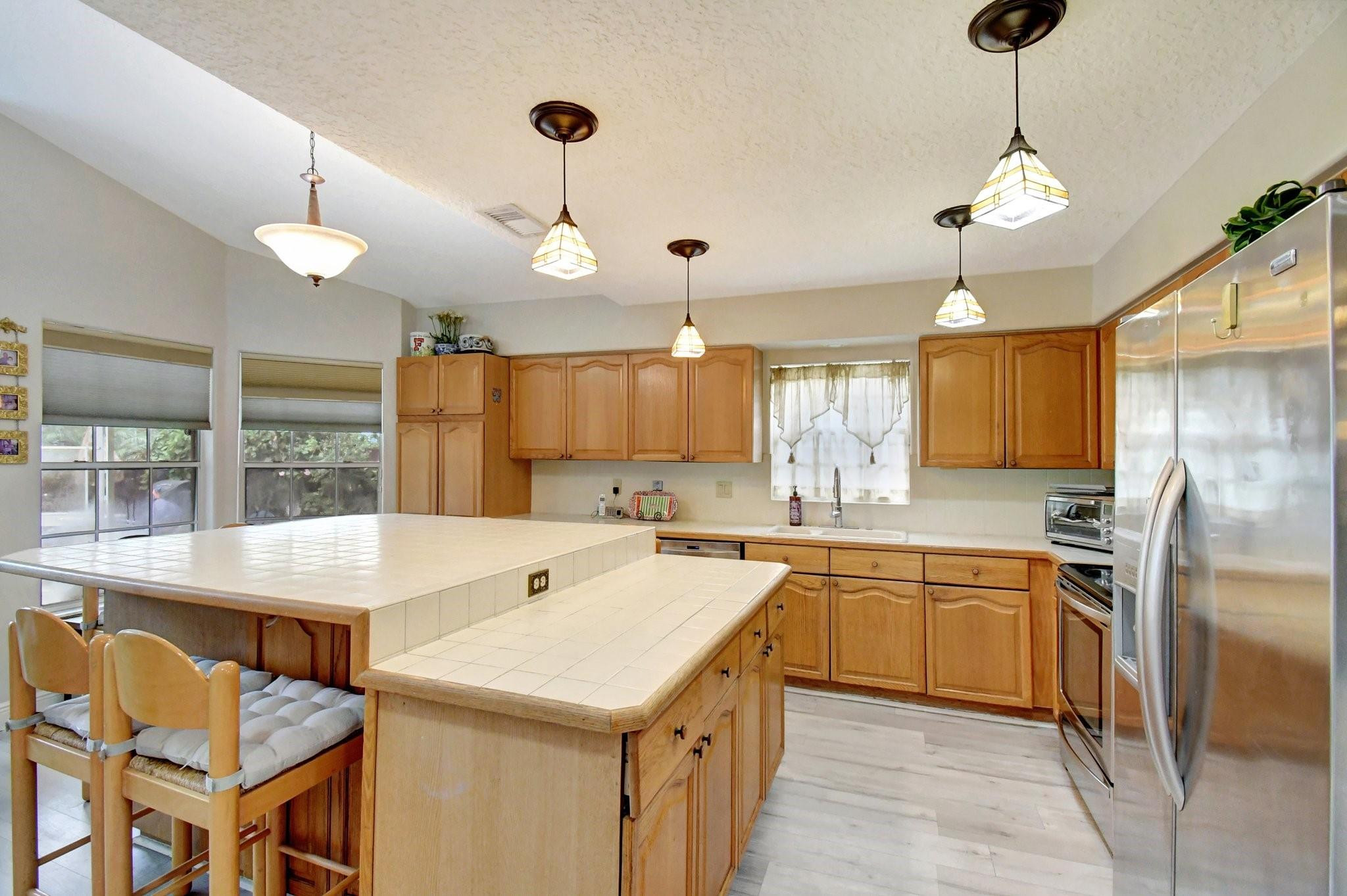 Embassy Lakes - Residential