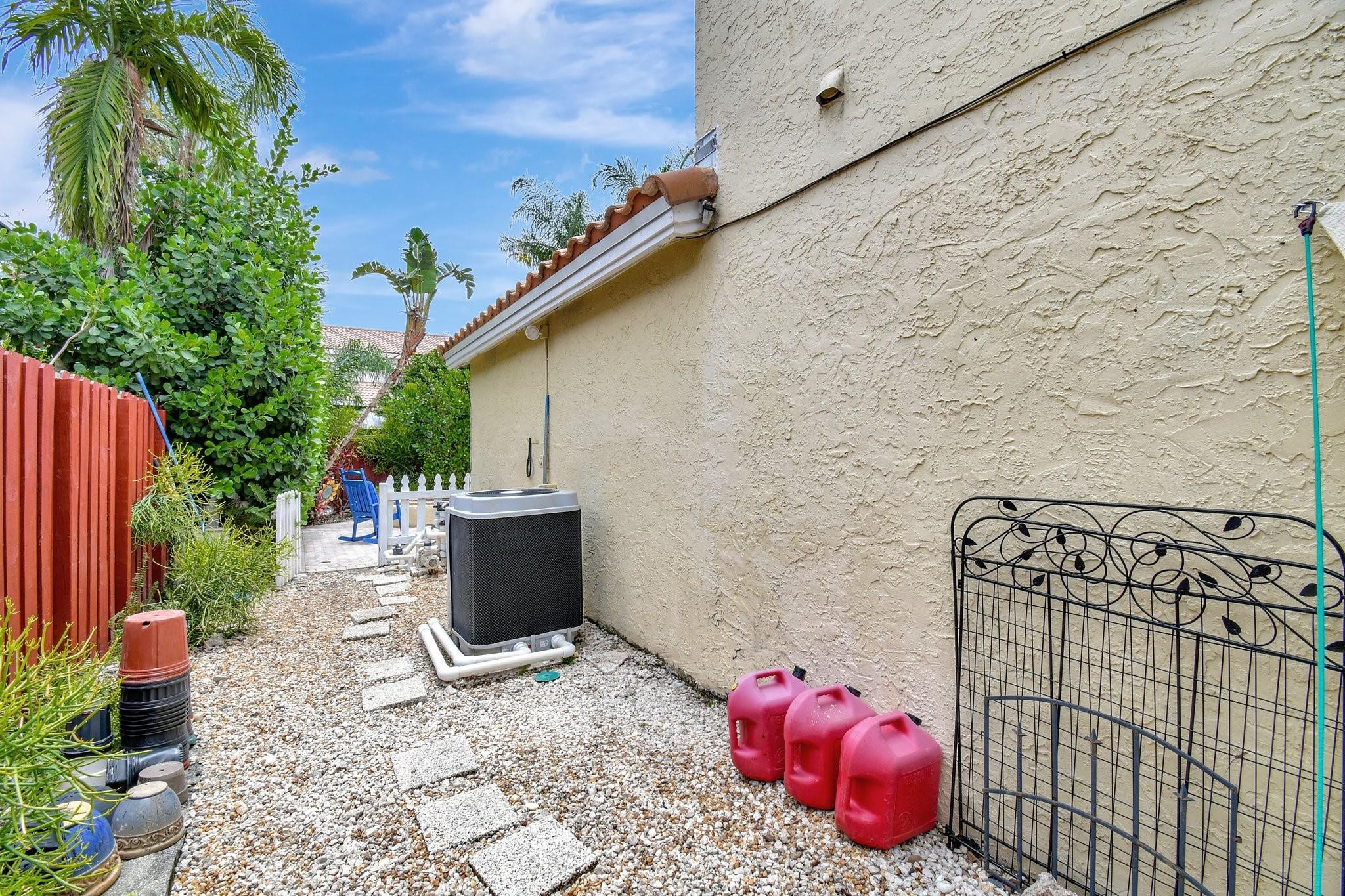 Embassy Lakes - Residential