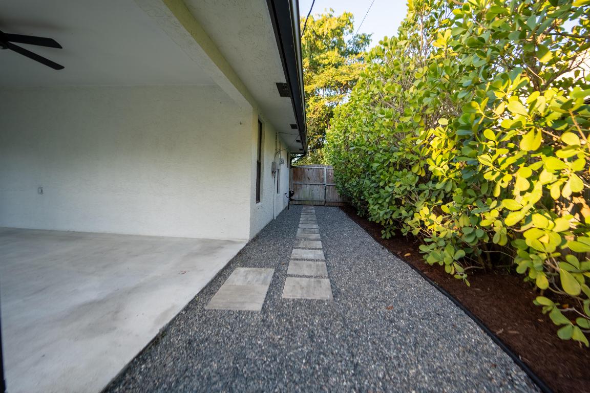 PINEAPPLE PARK - Residential