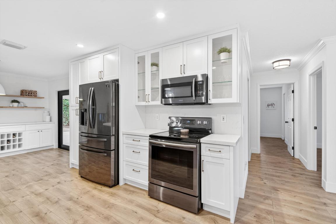 PINEAPPLE PARK - Residential