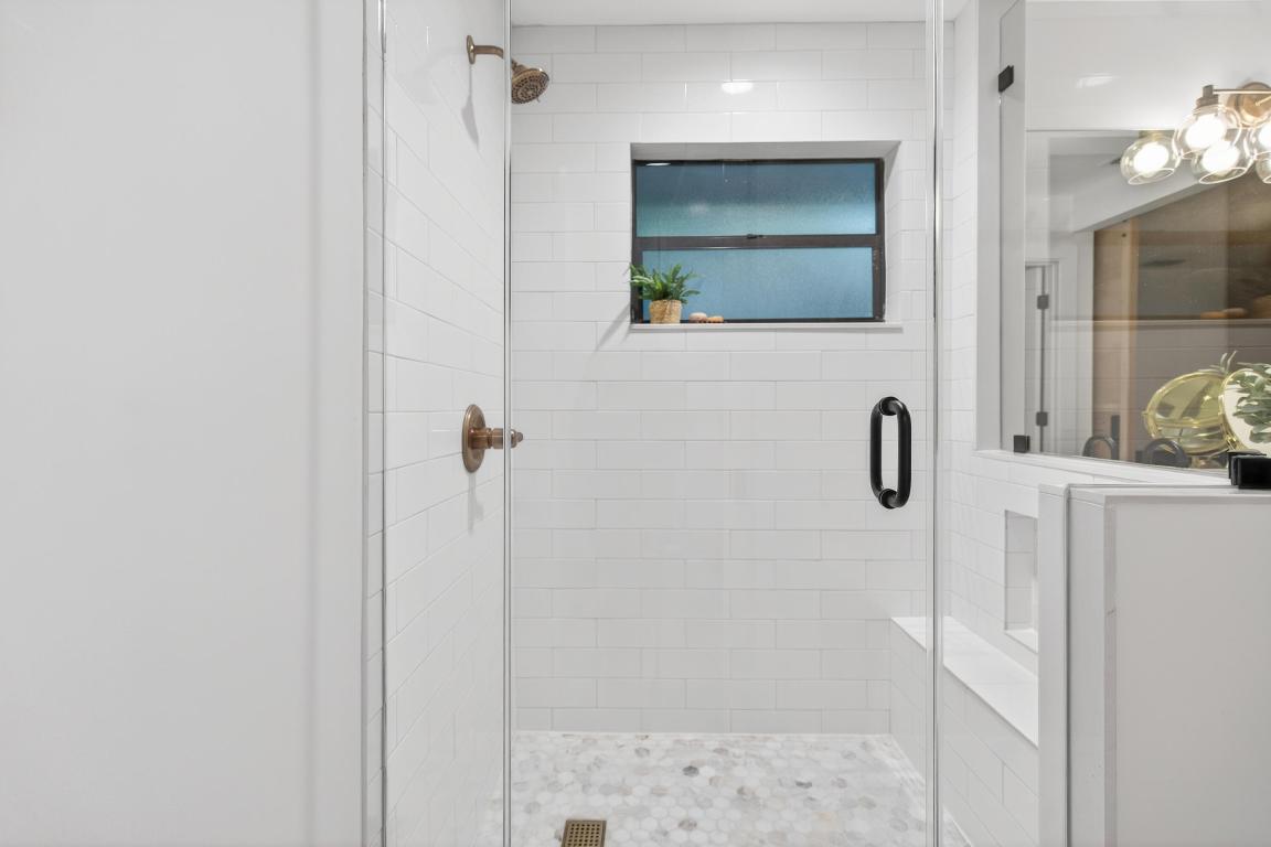 PINEAPPLE PARK - Residential