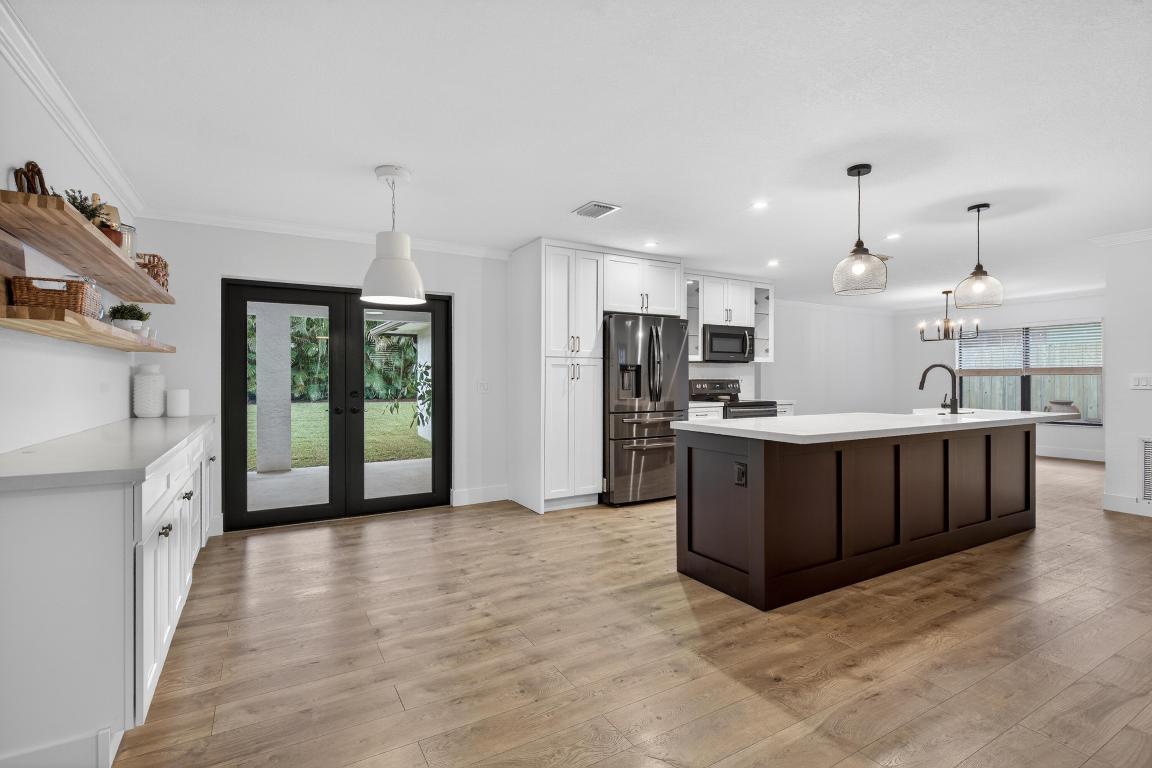 PINEAPPLE PARK - Residential