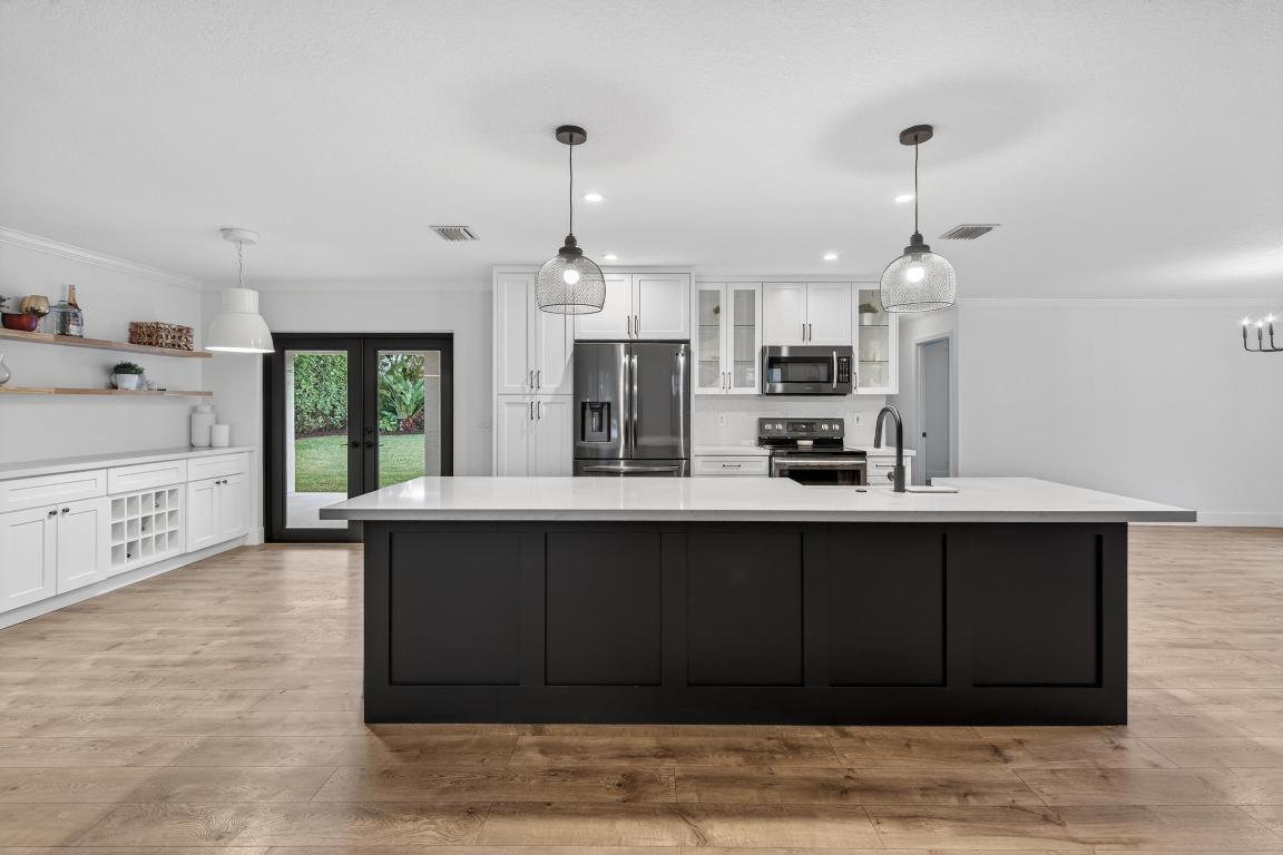 PINEAPPLE PARK - Residential