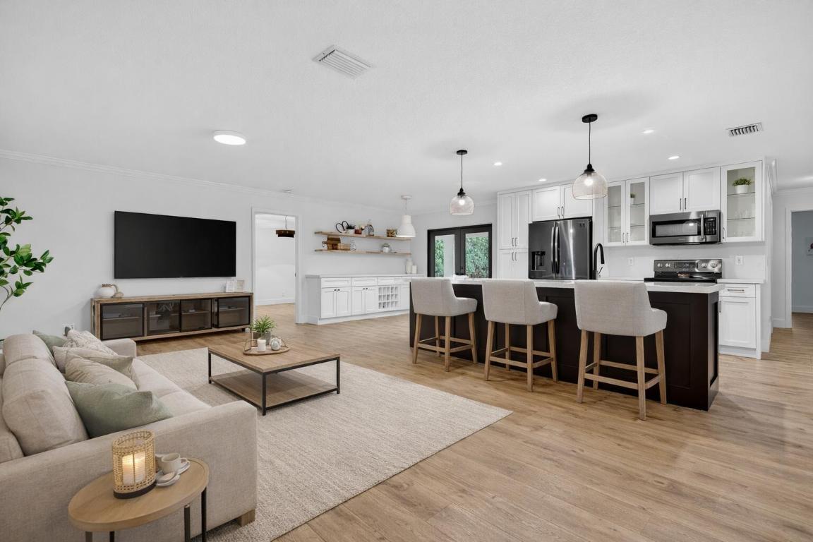 PINEAPPLE PARK - Residential