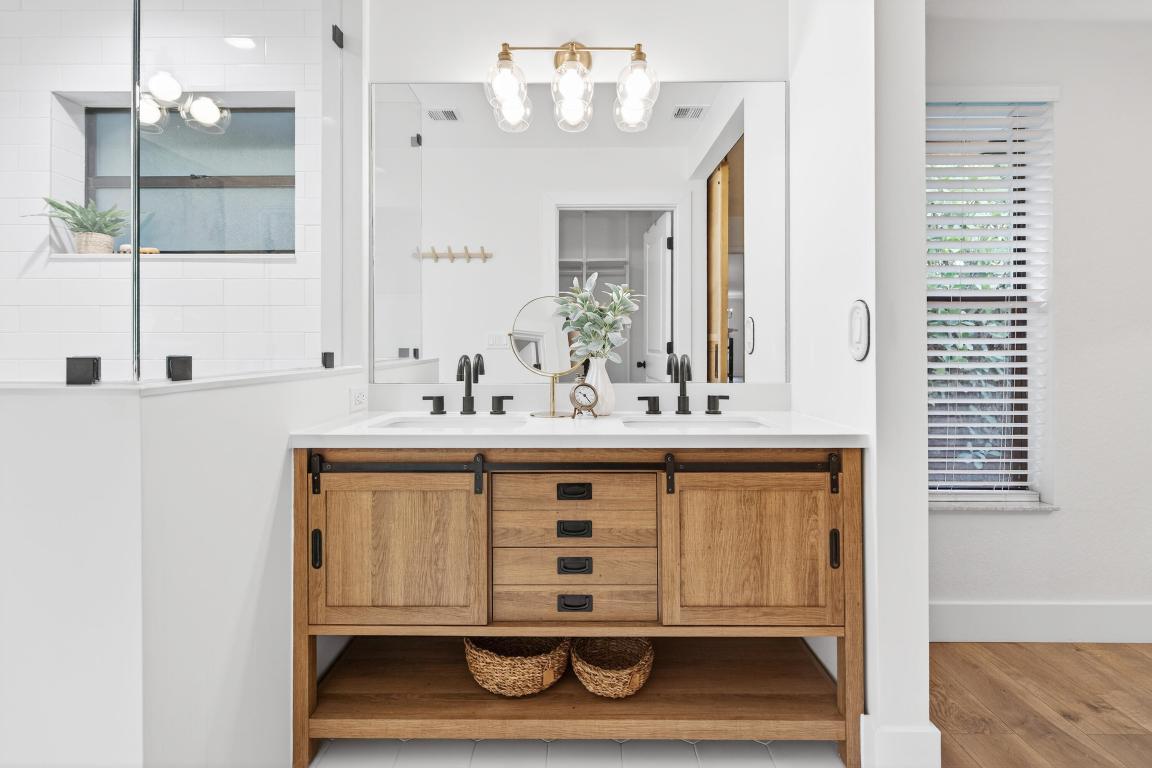 PINEAPPLE PARK - Residential