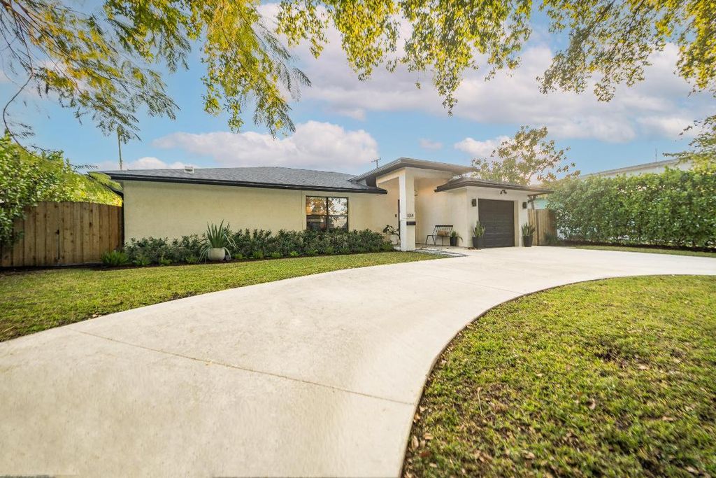 Photo of 1014 Avon Road, West Palm Beach, FL 33401 (MLS # R11152802)