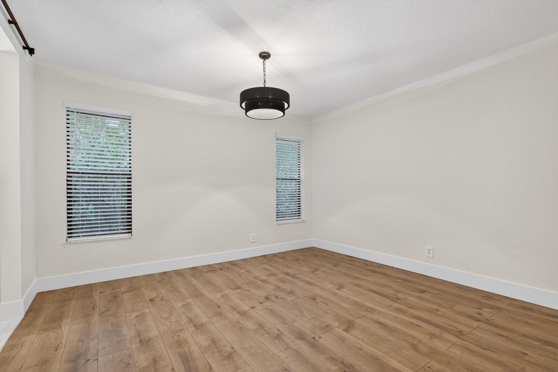 PINEAPPLE PARK - Residential