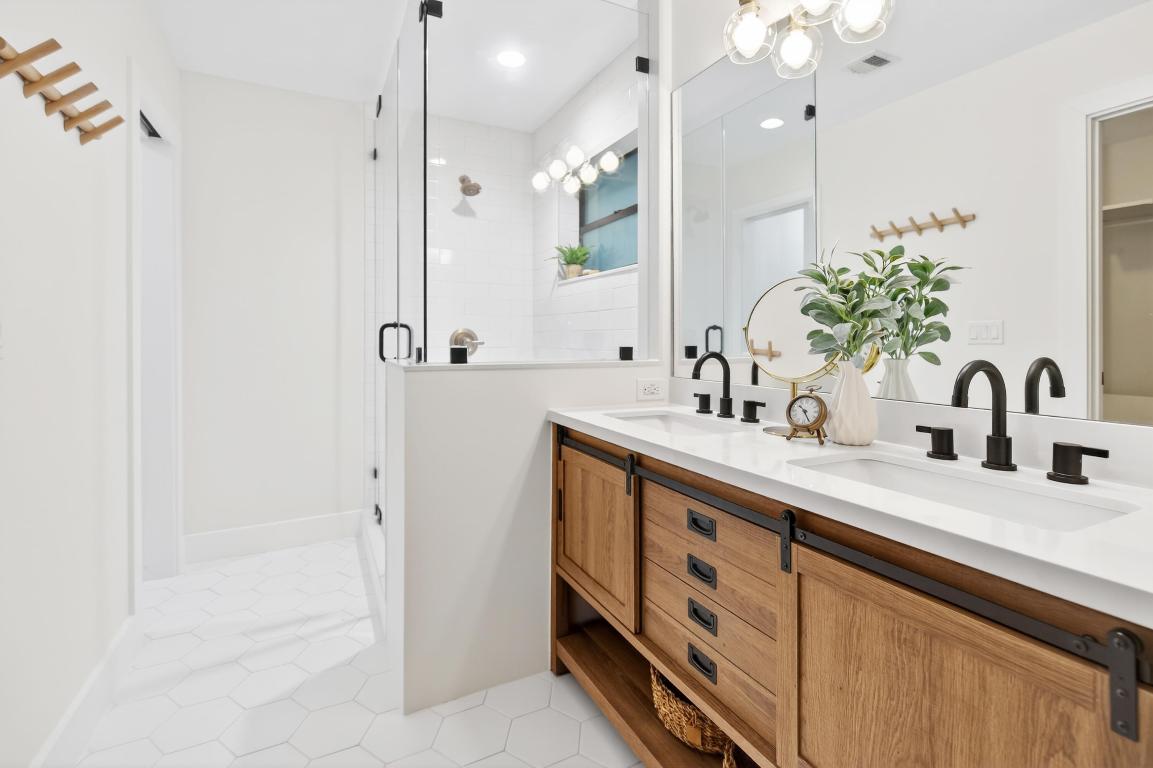 PINEAPPLE PARK - Residential