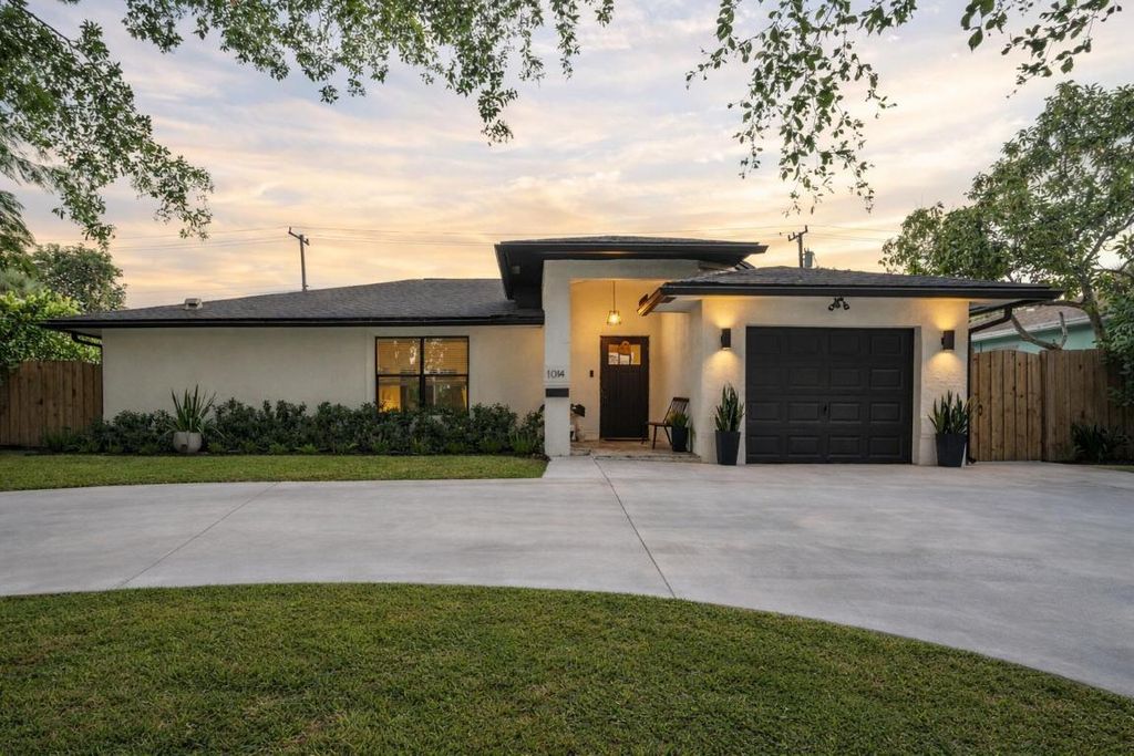 Photo of 1014 Avon Road, West Palm Beach, FL 33401 (MLS # R11152802)