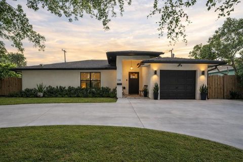 1014 Avon Road West Palm Beach FL 33401