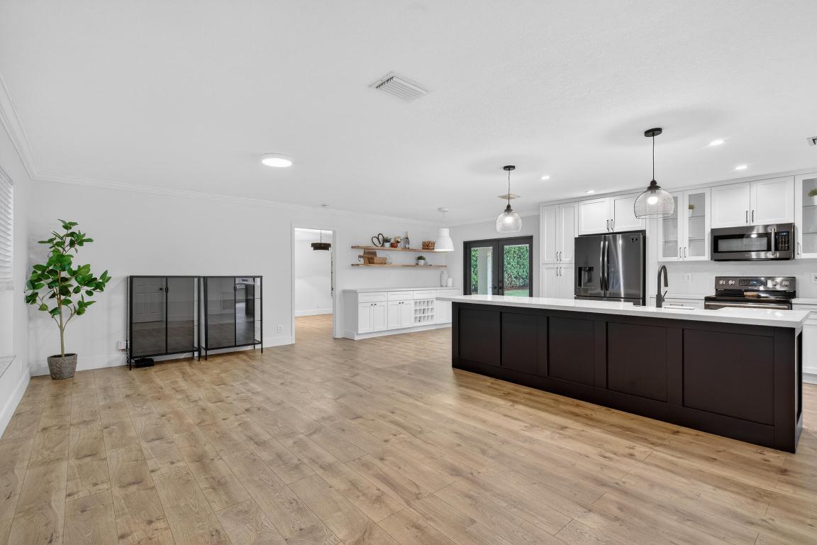 PINEAPPLE PARK - Residential