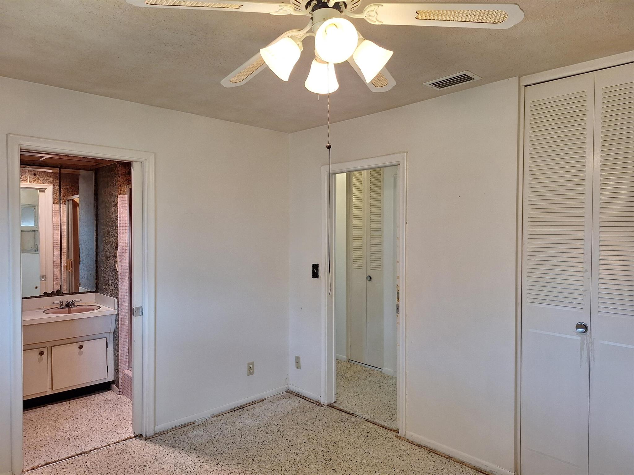 Cresthaven of Palm Beach - Residential