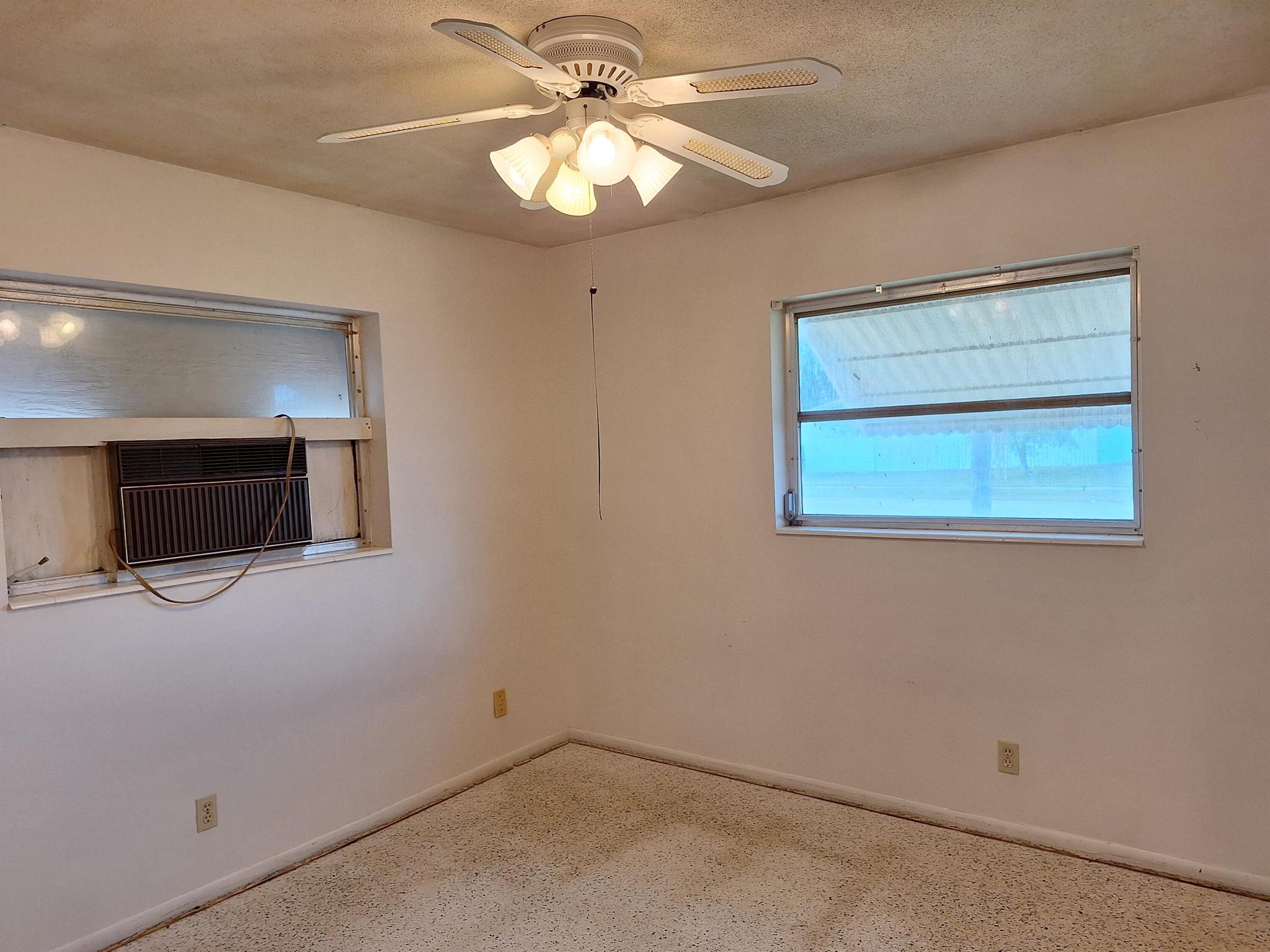 Cresthaven of Palm Beach - Residential