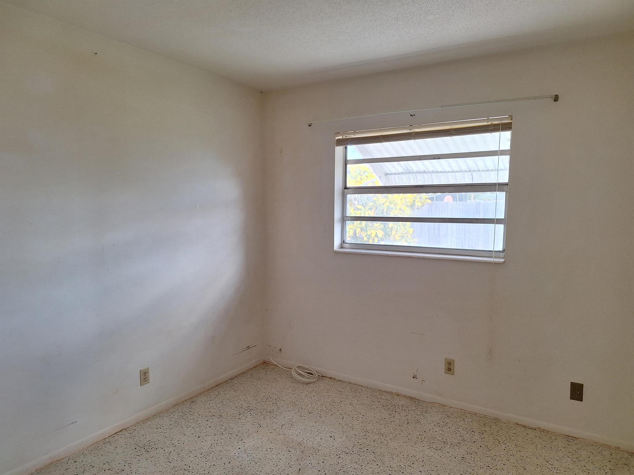 Cresthaven of Palm Beach - Residential