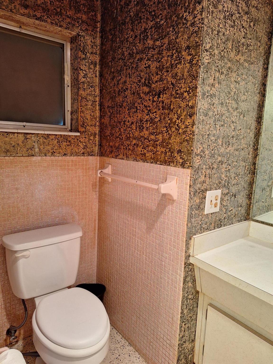 Cresthaven of Palm Beach - Residential