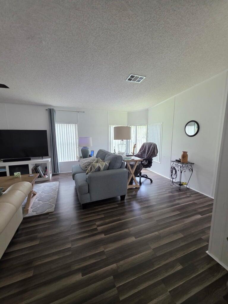 Spanish Lakes - Residential Lease